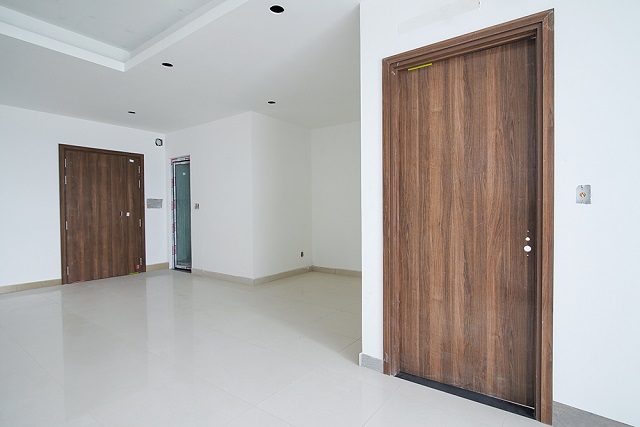 Thi công cửa gỗ căn hộ tầng 17 Block Venus