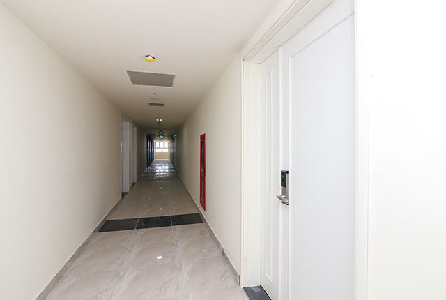 Khu vực hành lang căn hộ đã hoàn thiện để sẵn sàng phục vụ cư dân