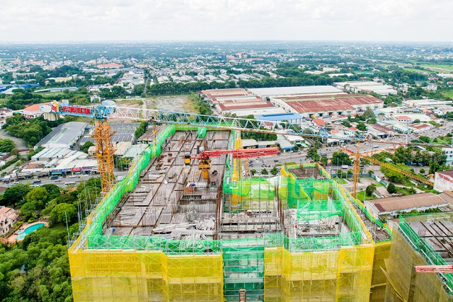 Thi công cốp pha sàn tầng 24 Block C