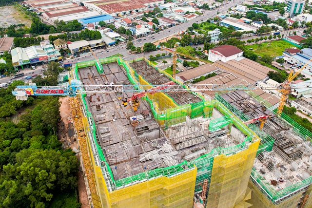 Thi công cốp pha sàn tầng 24 Block C