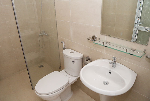 Lắp đặt thiết bị vệ sinh căn hộ tầng 10 block A, B