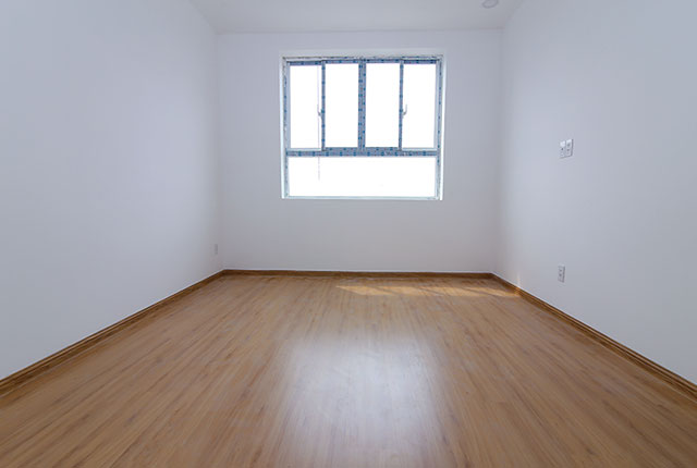 Ốp sàn gỗ phòng ngủ căn hộ tầng 5 - 15 block A