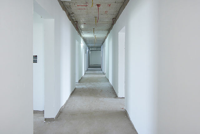 Thi công bả sơn matit hành lang căn hộ tầng 21 - 22 block B1