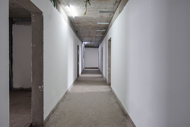 Thi công bả sơn matit hành lang căn hộ tầng 15 - 22 block B2