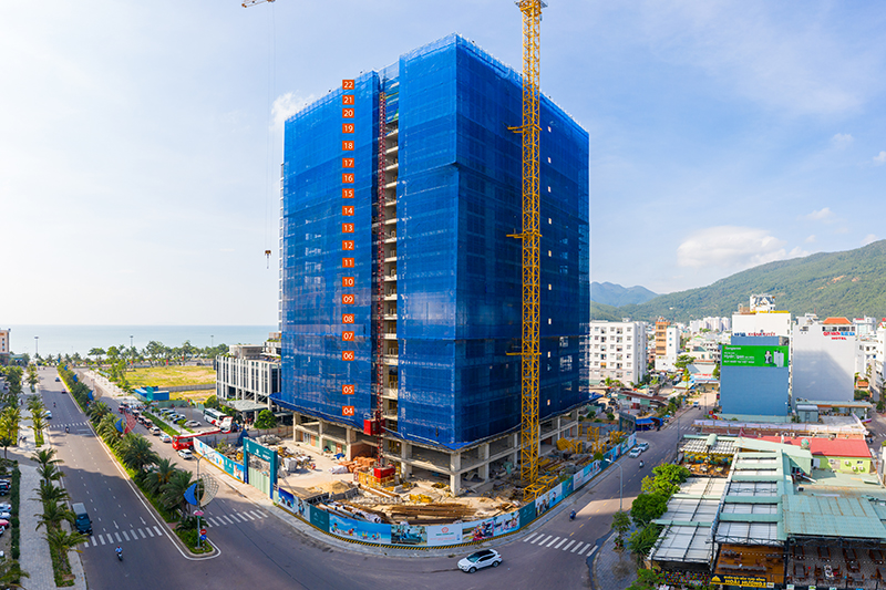 Thi công đến tầng 22 Block Tropical