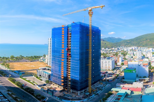 Thi công đến tầng 28 Block Tropical