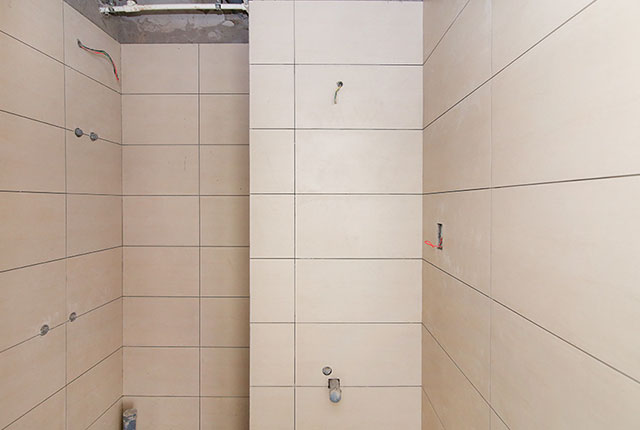 Ốp lát WC từ tầng 6 đến tầng 22 block Glory