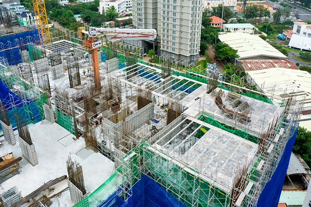 Đang thi công cốp pha sàn tầng 11 Block Sapphire